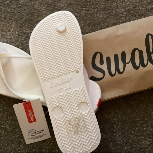SWALKER Classic White Sandals - Picture 3 of 5